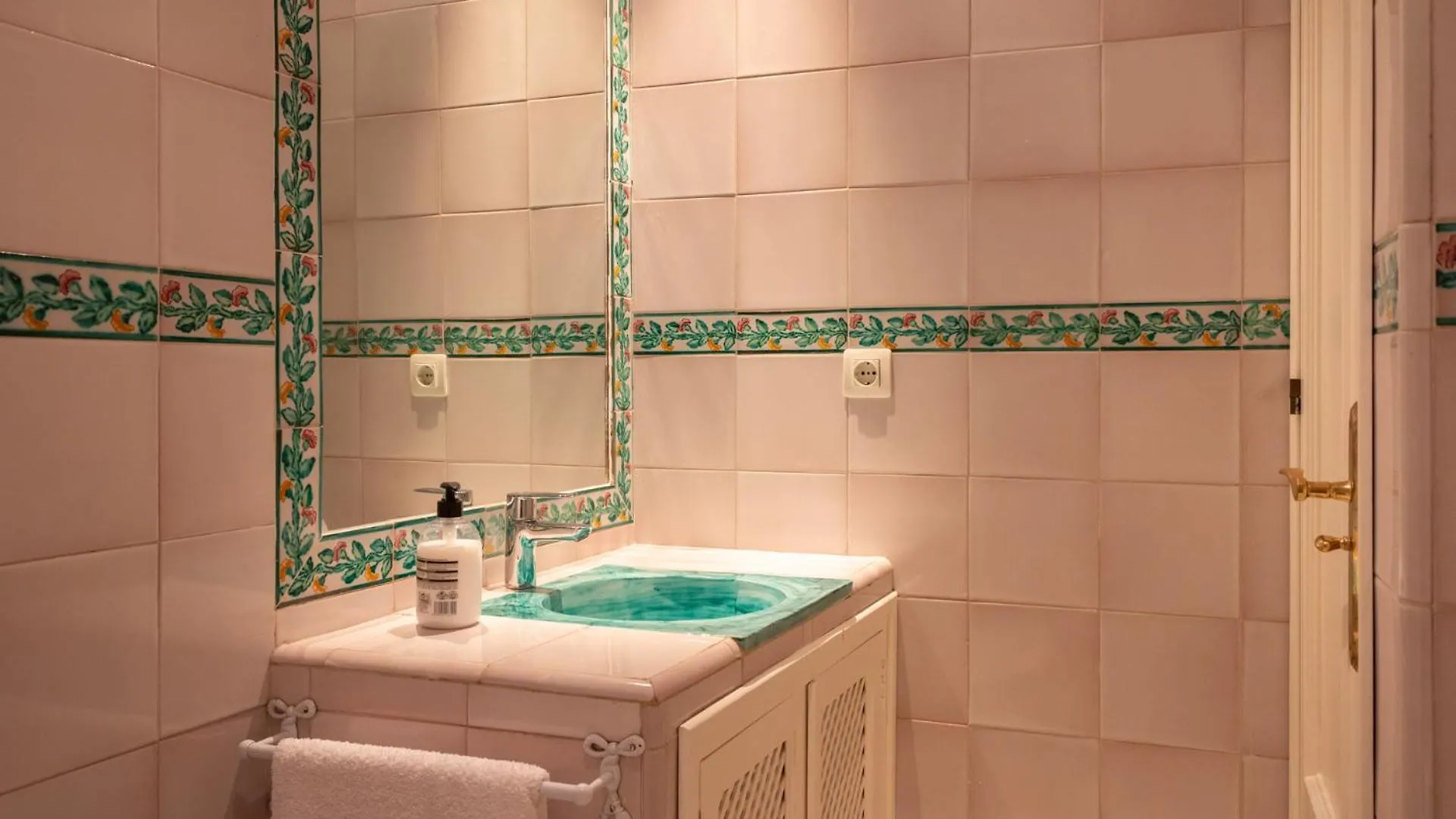 アパート Rey Alfonso Apartamento Con Garaje, 6 Pax セビリア