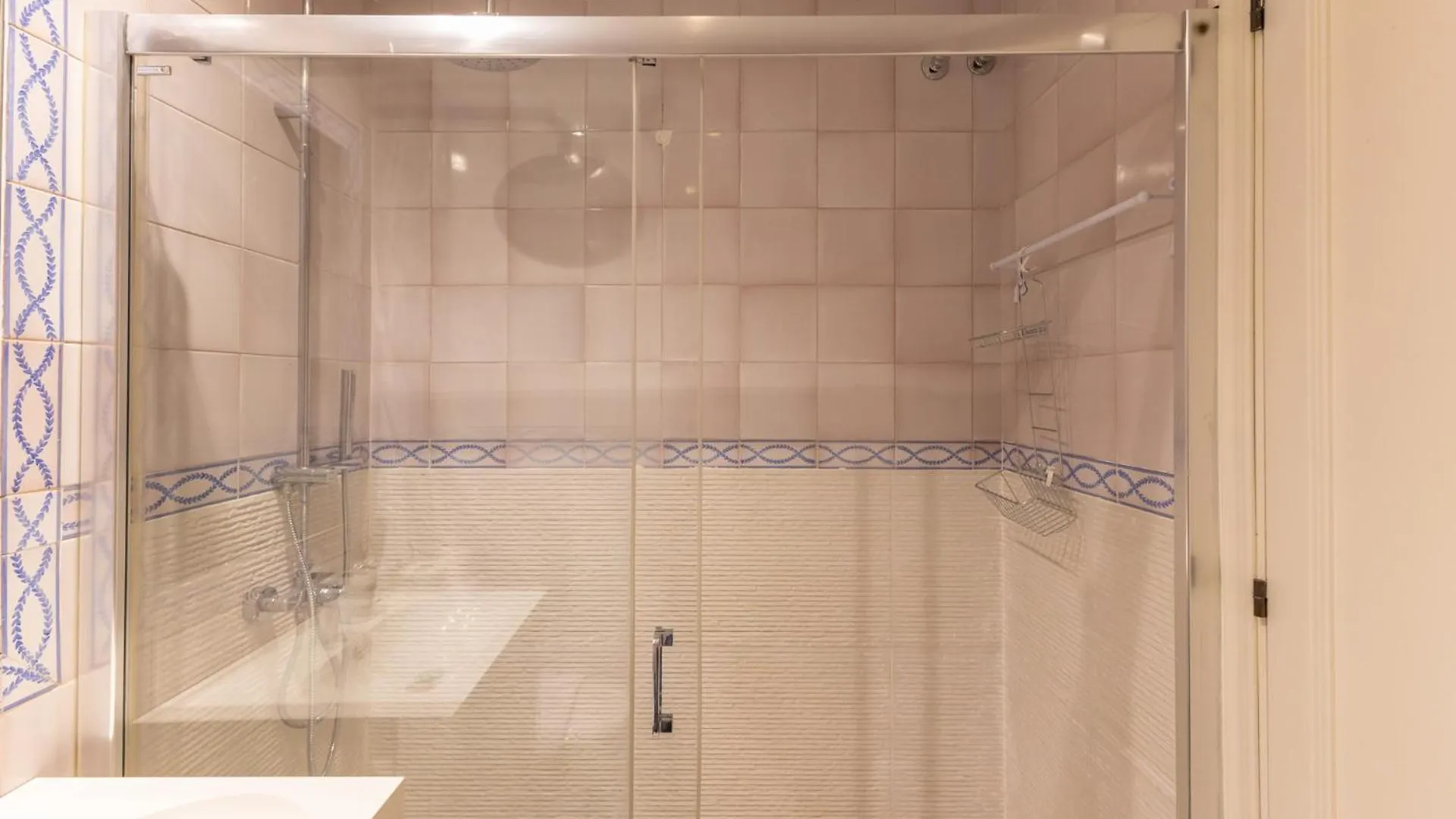 Rey Alfonso Apartamento Con Garaje, 6 Pax セビリア 0*,