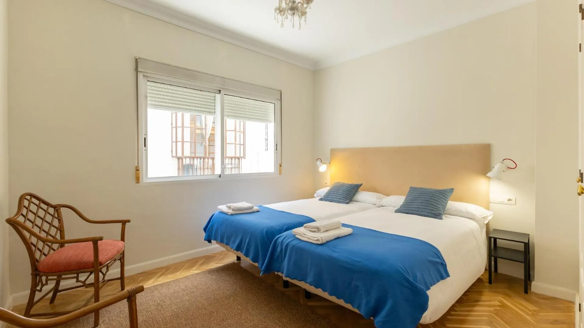 Rey Alfonso Apartamento Con Garaje, 6 Pax セビリア