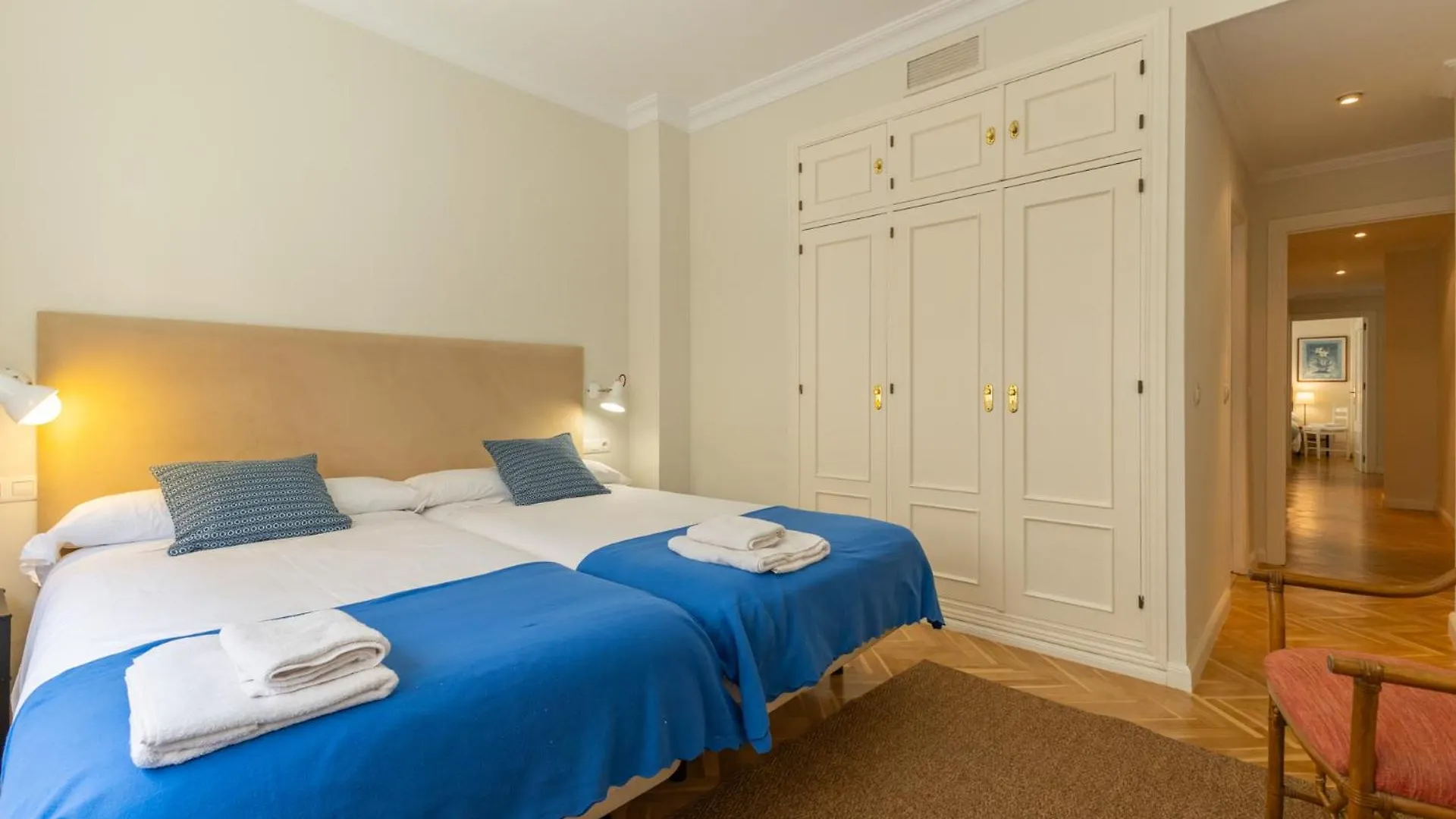 Rey Alfonso Apartamento Con Garaje, 6 Pax セビリア 0*,  スペイン