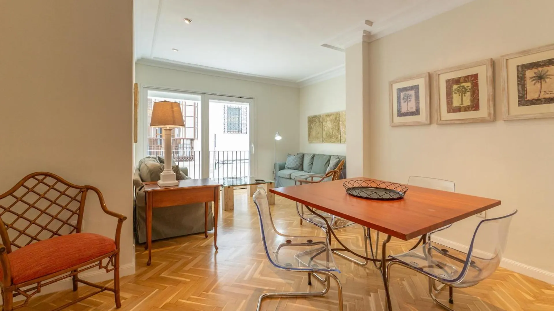 Rey Alfonso Apartamento Con Garaje, 6 Pax セビリア 0*,  スペイン